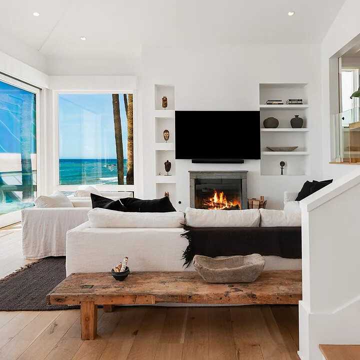 Living Area in Leonardo DiCaprio’s CA Home